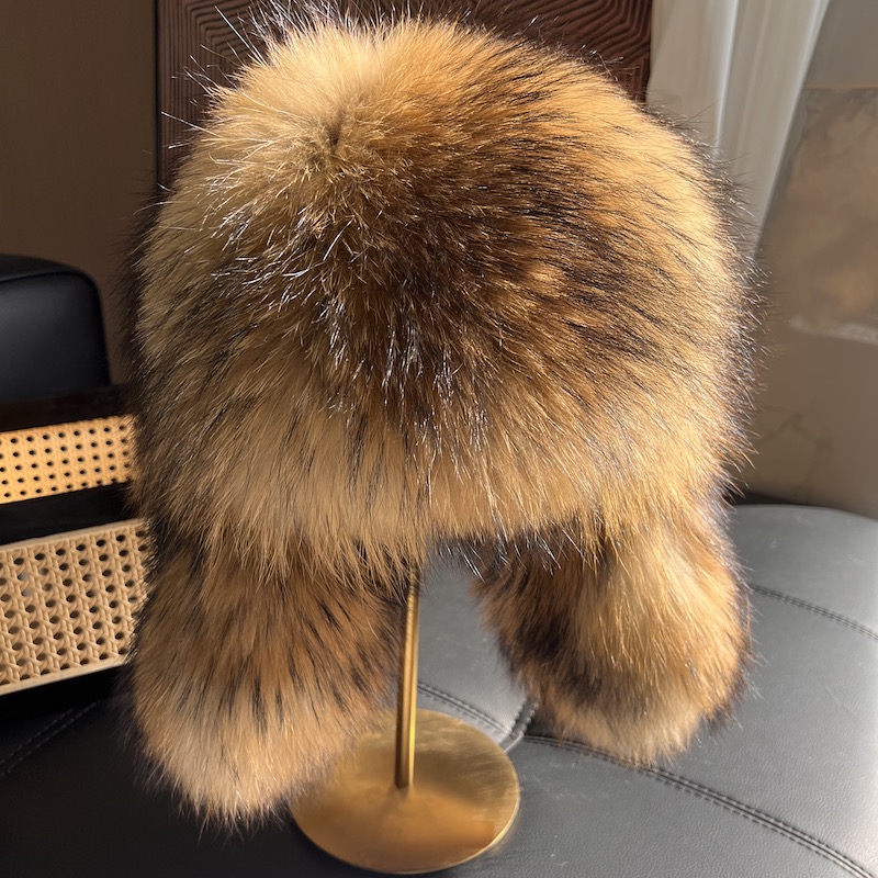 Winter Trapper Hat - قبعة من فرو الراكون الطبيعي مع