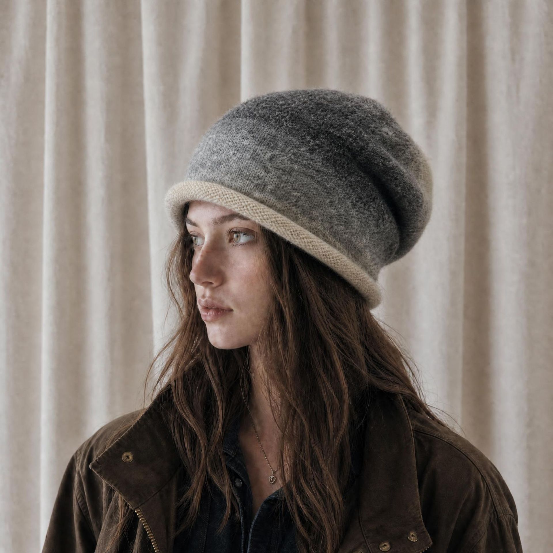 Beanie Cuffed Knit - قبعة نسائية محبوكة من الصوف الناعم،